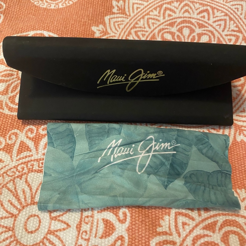 Maui Jim Black Small Case with Teal Leaf Cloth